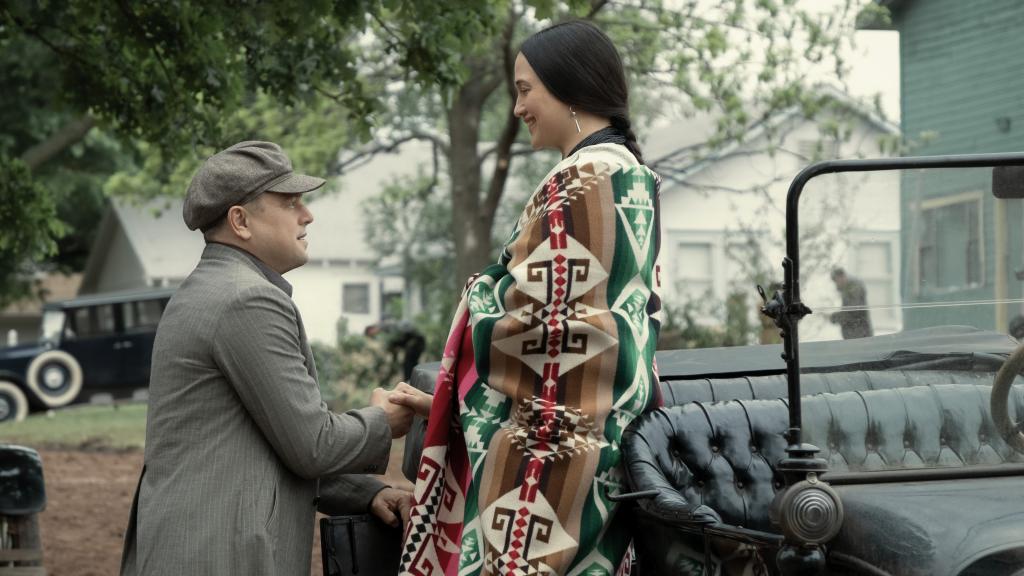 Leonardo DiCaprio y Lily Gladstone en una escena de la película.