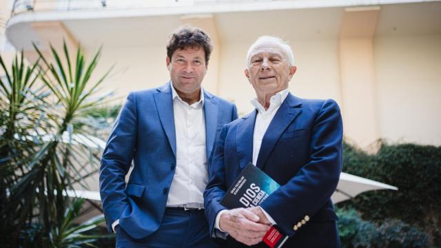 Olivier Bonnassies (izquierda) y Michel-Yves Bolloré (derecha).