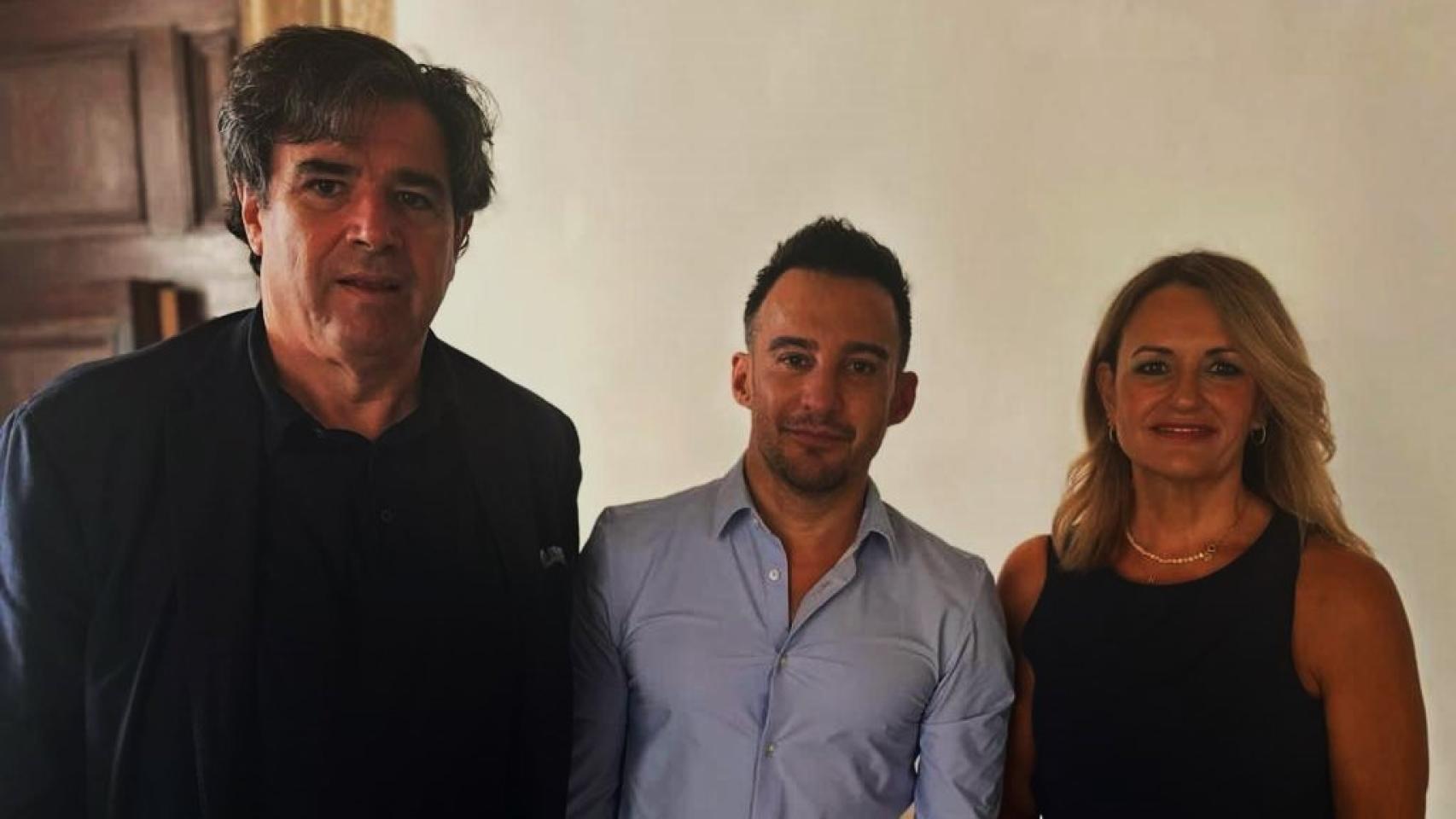 Fernando Bovaira, Alejandro Amenábar y Nuria Montes, en una reciente reunión.