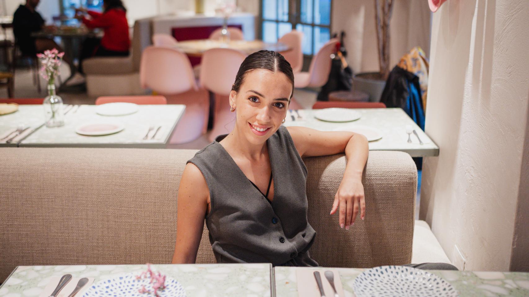 Rebeca Toribio en el interior de su restaurante Superchulo.