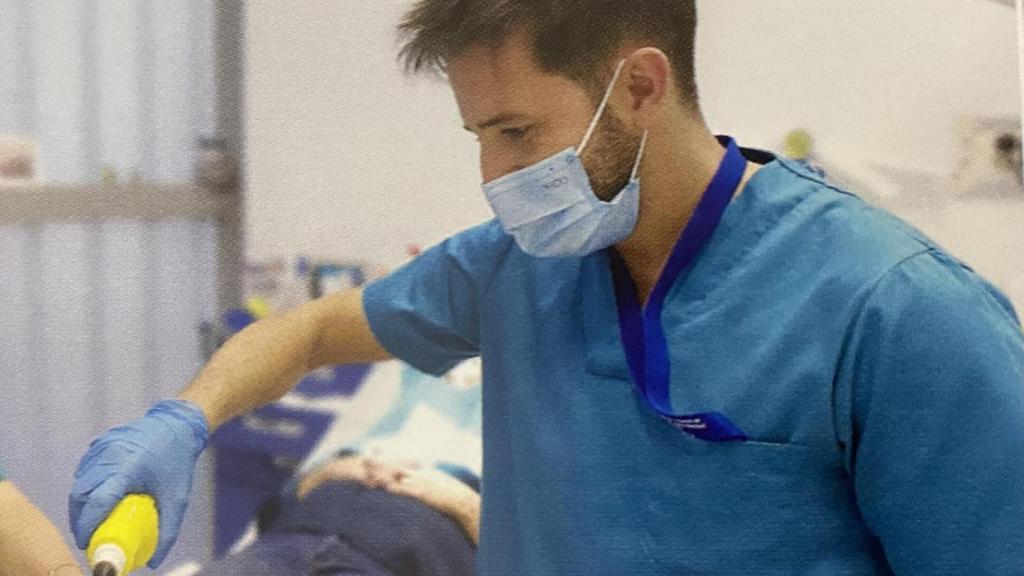 Fernando, el enfermero ceutí que salvó la vida de un bebé.