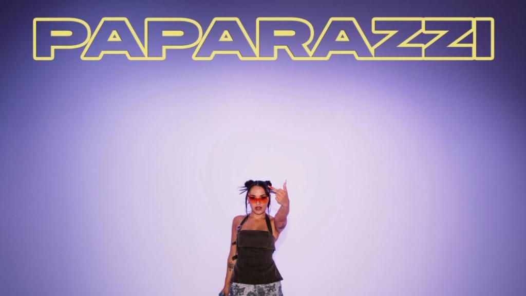 Portada del single 'Paparazzi' de Sofía Martín.