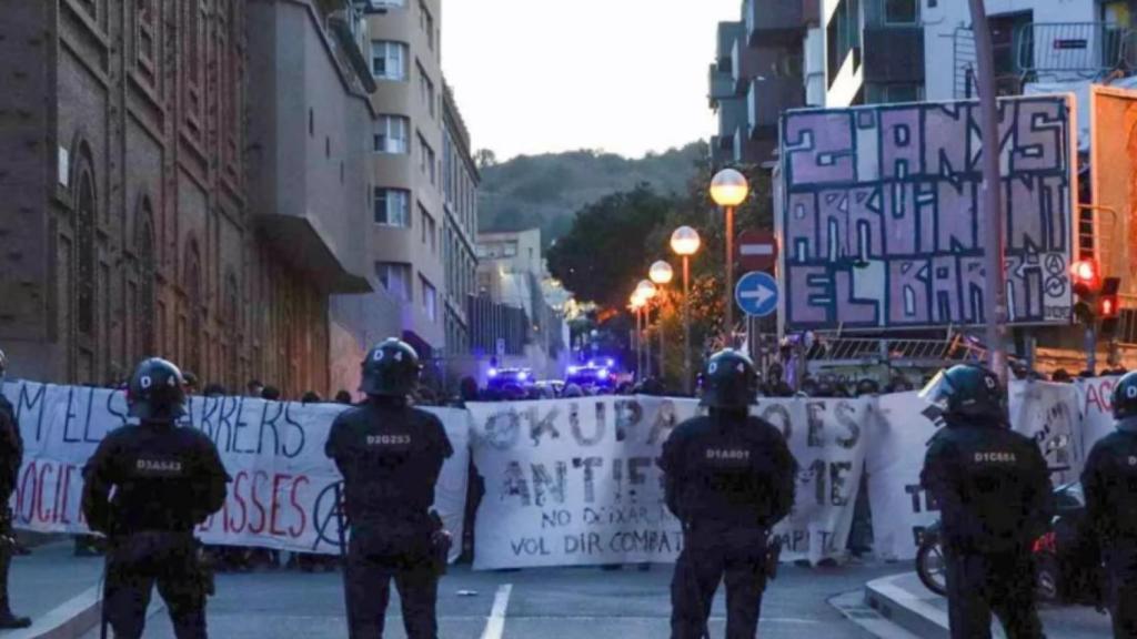 Mossos d'Esquadra contra los 'okupas' de la Bonanova en una imagen de archivo