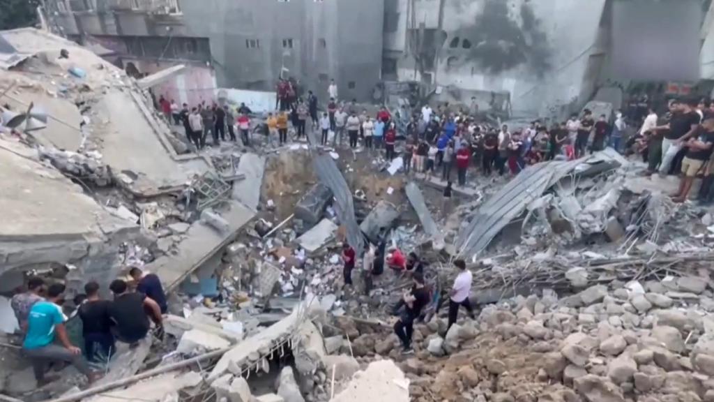 Restos de la iglesia ortodoxa de San Porfirio, la más antigua en Gaza, tras ser atacada por un misil israelí.
