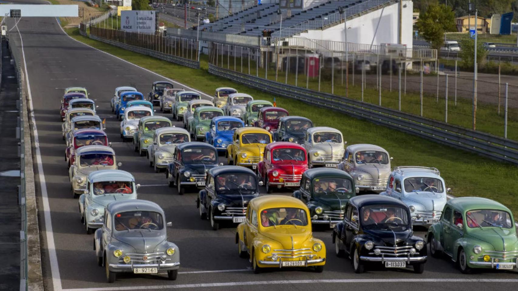 Imagen de la celebración del 70 aniversario de los primeros Renault 4CV, este sábado.