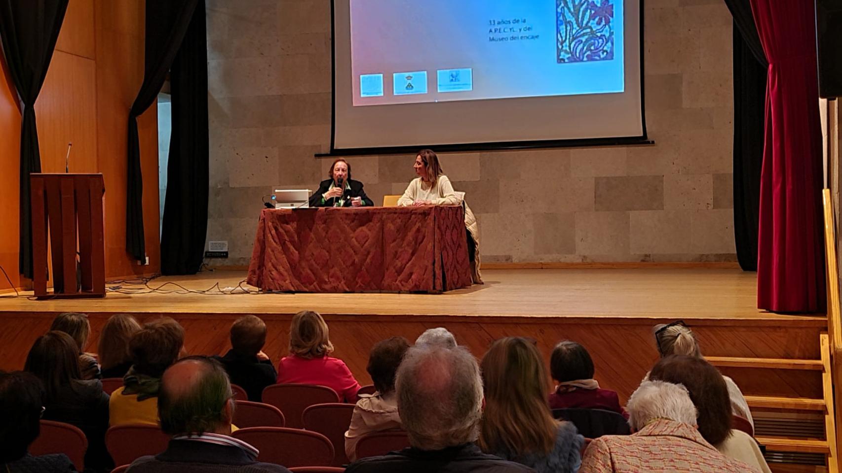 Presentación del Congreso Internacional del Encaje de Castilla y León.