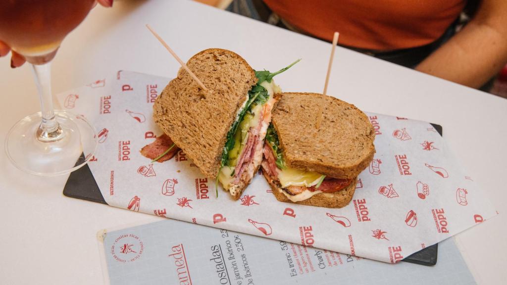 El sandwich de pastrami, parte de la propuesta de Pope Ultramarinos