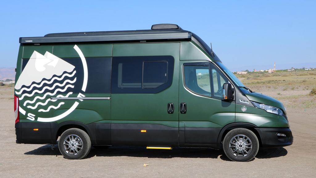 A pesar de los seis metros de largo de la Iveco Daily Camper se conduce como un turismo.