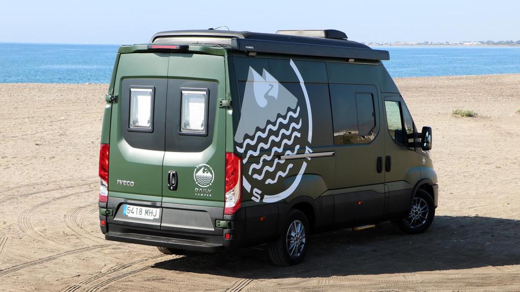 El hecho de aparcar junto a la playa no tiene precio.