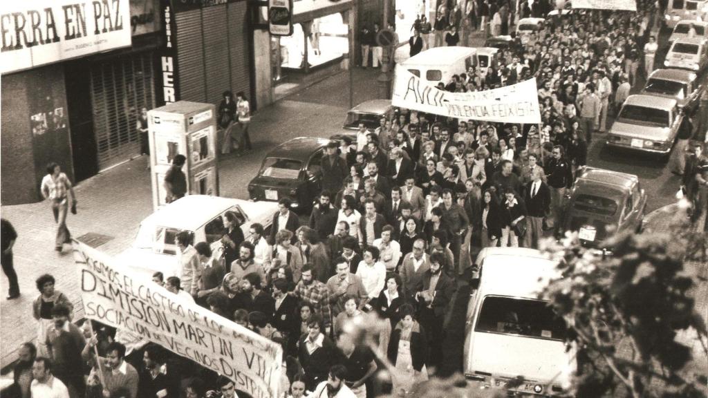 Manifestación de la época por el atentado. EE