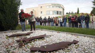 Medio centenar de personas se reúne en el el cementerio de Salamanca para homenajear a los 143 ajusticiados del franquismo