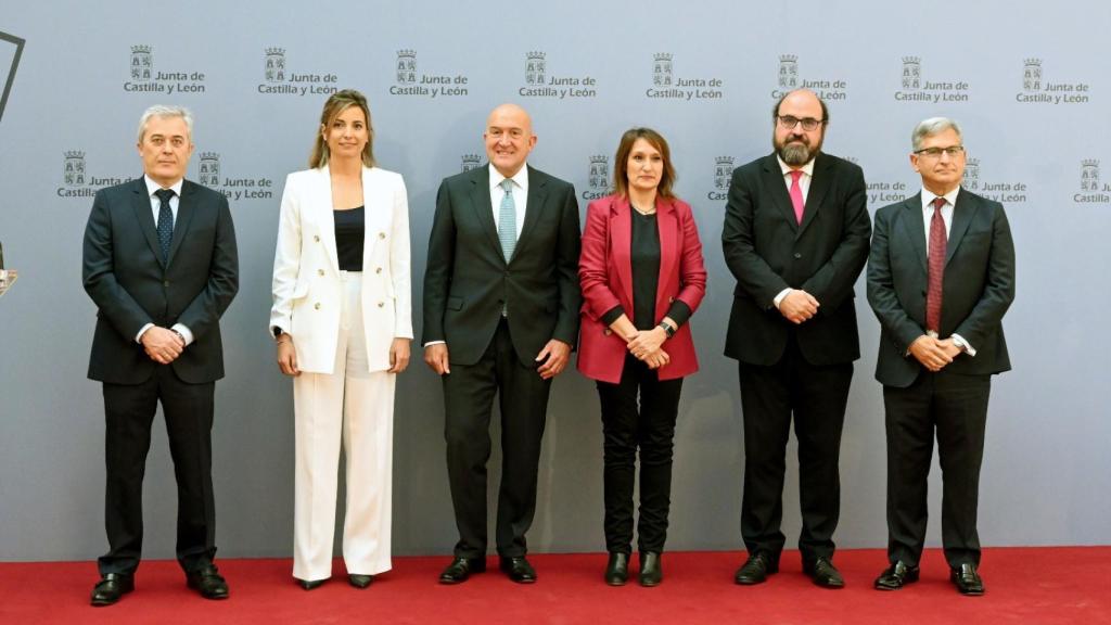Indalecio Escudero, el primero por la izquierda