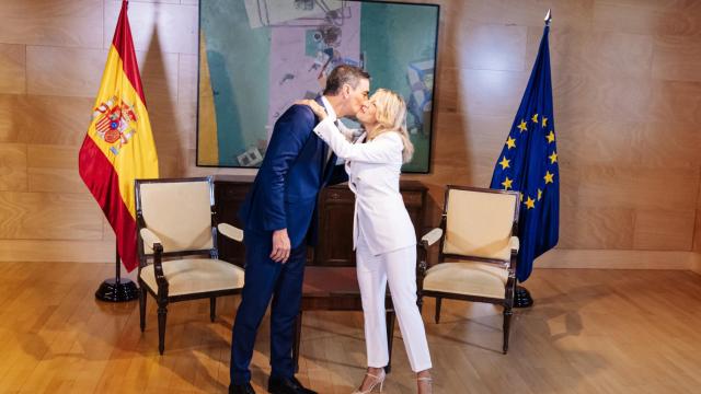 El presidente del Gobierno en funciones, Pedro Sánchez, y la vicepresidenta segunda en funciones, Yolanda Díaz, el pasado 4 de octubre en el Congreso.