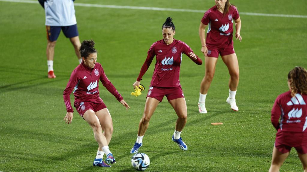 Las jugadoras de la selección española entrenan en Las Rozas