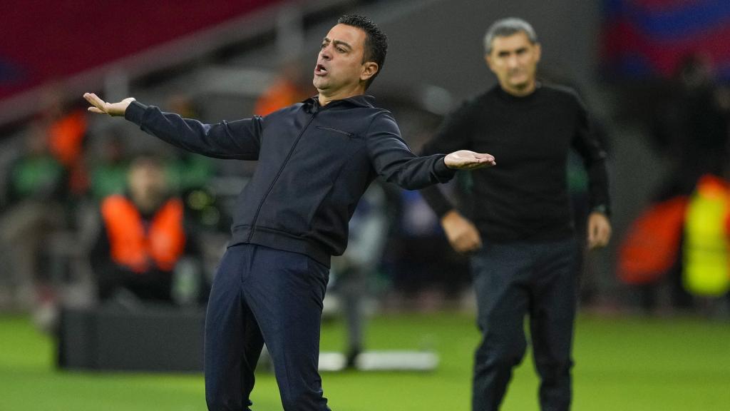 Xavi Hernández durante el Barça - Athletic