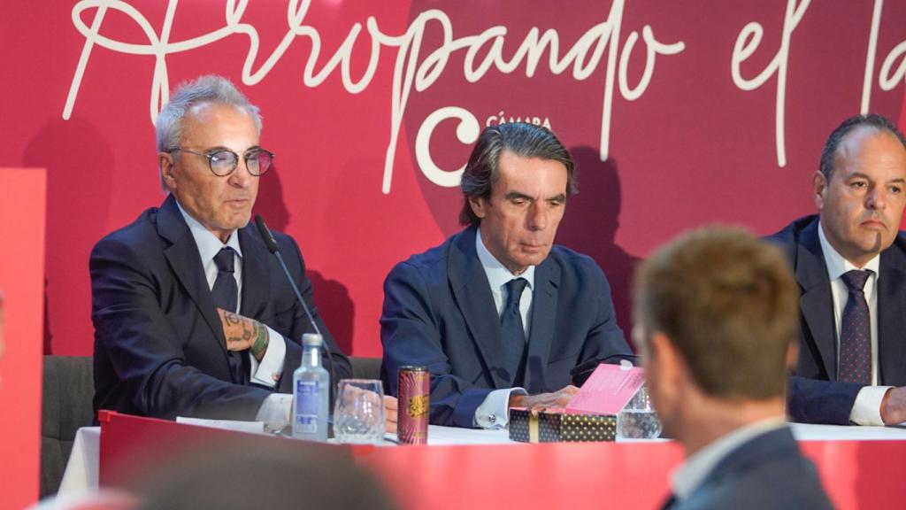 Jesús Navarro, José María Aznar y Carlos Baño, en el encuentro con empresarios alicantinos.
