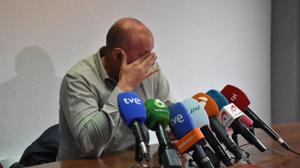 El alcalde de Roales del Pan, David García emocionado