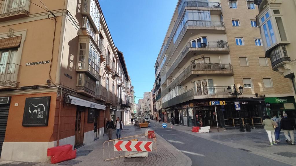 Estado actual de los trabajos en la calle Álamos.