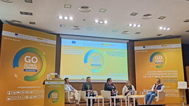 Los participantes de la mesa redonda celebrada ayer, 24 de octubre, en IFA.