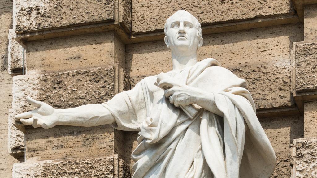 Estatua de Cicerón en el Palacio de Justicia de Roma. Foto: Jebulon/Wikimedia Commons
