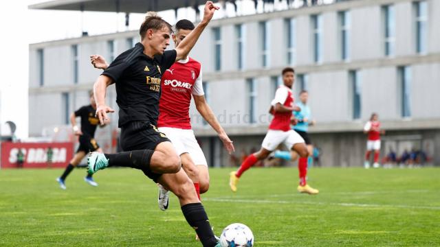Nico Paz en una acción frente al Sporting de Braga