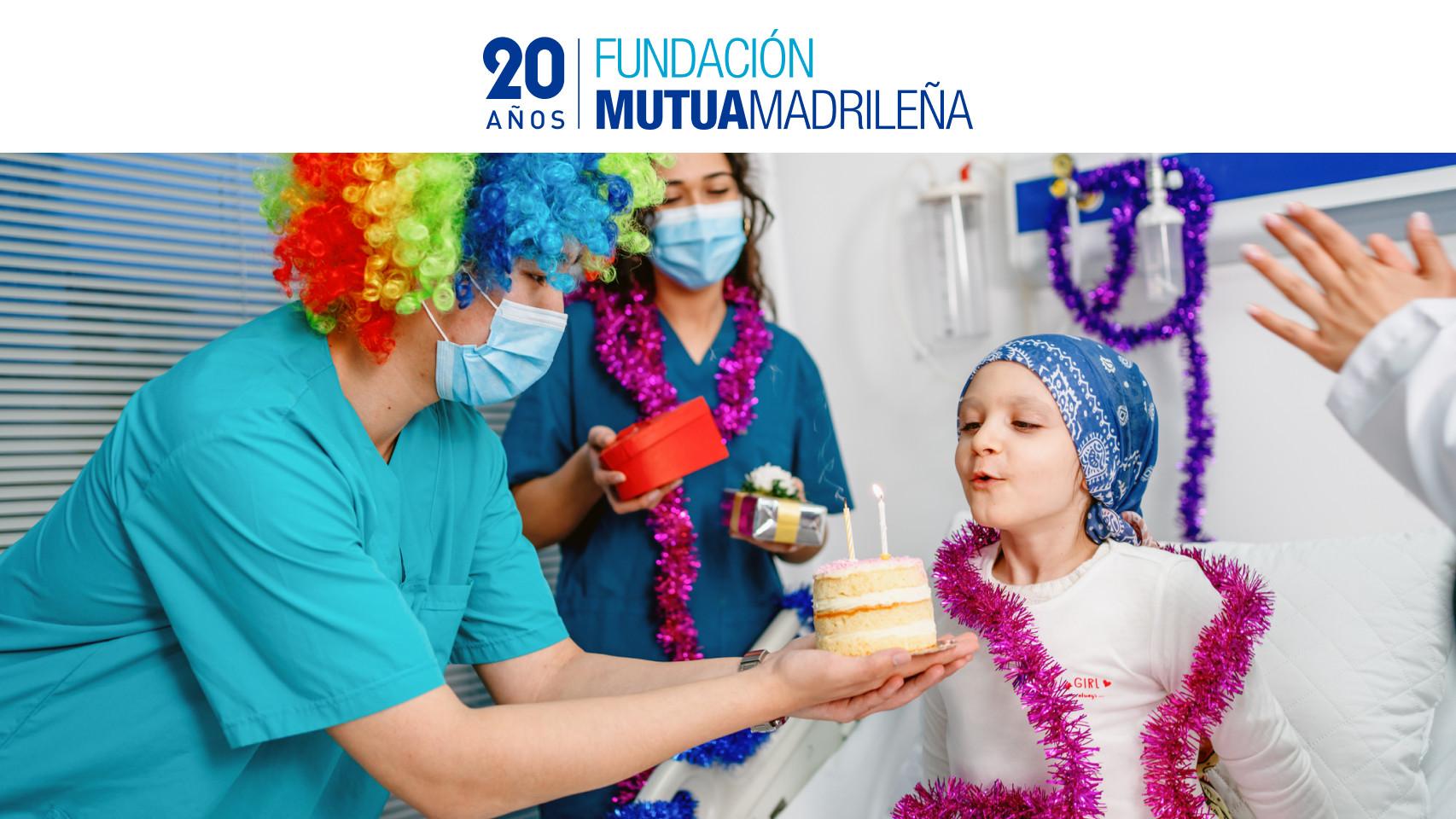 Imagen de archivo de un niño en la unidad de oncología infantil.