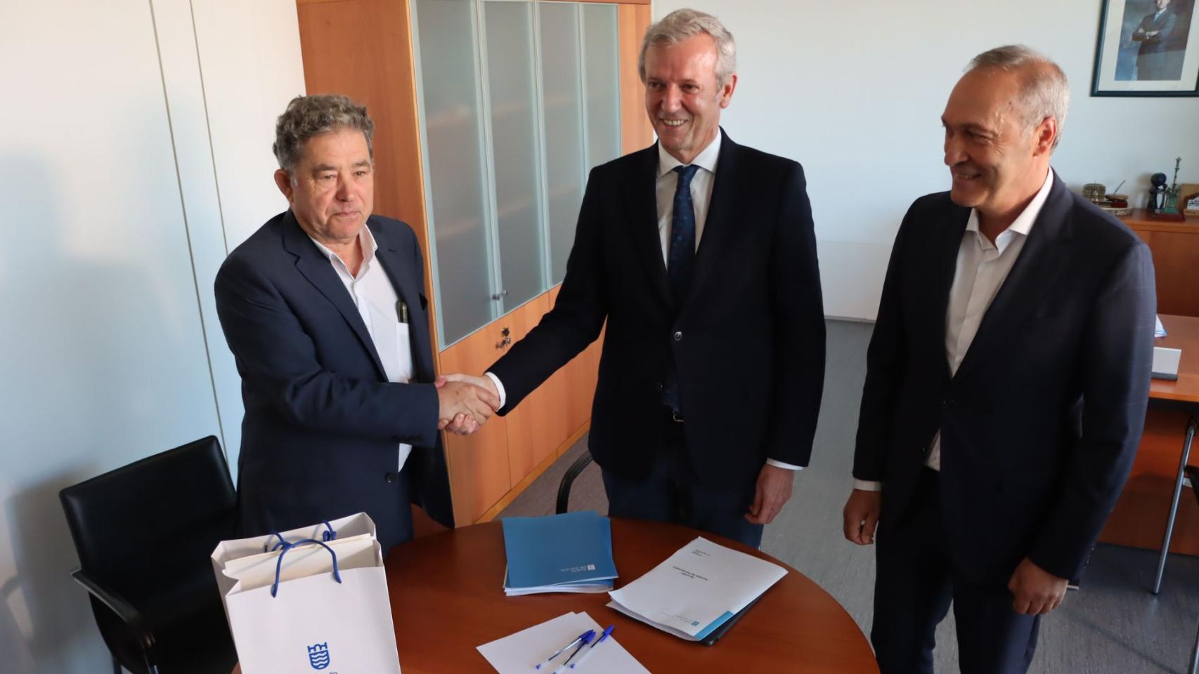 Reunión entre Miguel Anxo Fernández Lores y Alfonso Rueda.