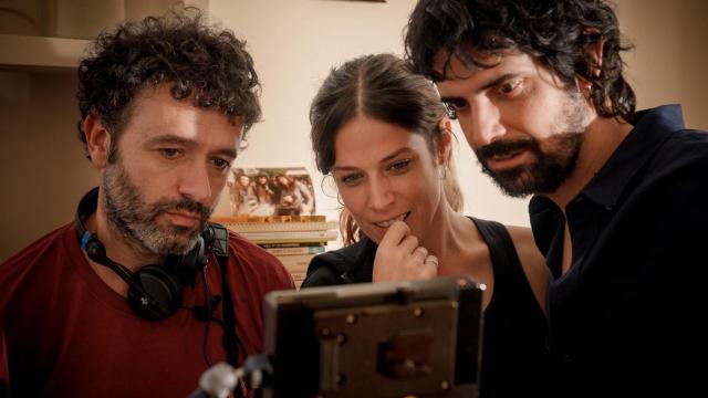 Un momento del rodaje de 'Los años nuevos', la serie de Rodrigo Sorogoyen para Movistar Plus+. Foto: Manolo Pavón