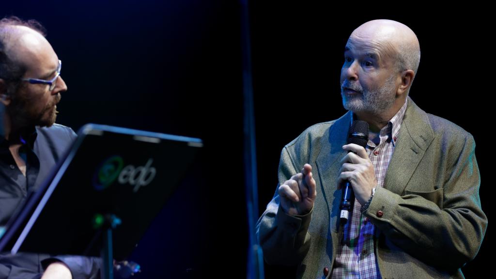 Ernesto Rodríguez, físico y meteorólogo, en la presentación de la pieza.