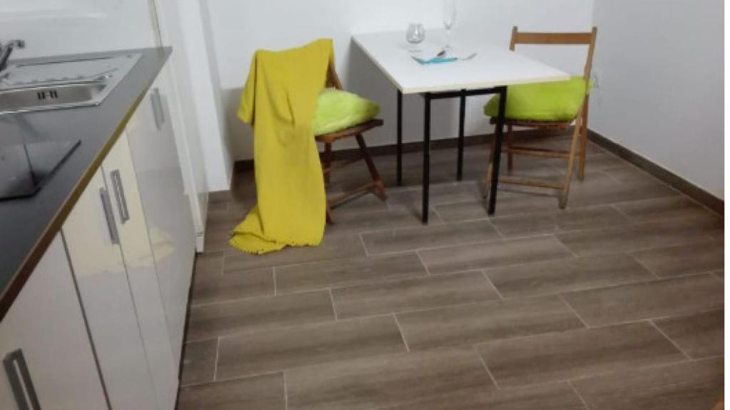 Alquiler de Estudio en calle Poeta Campos Vasallo, 11