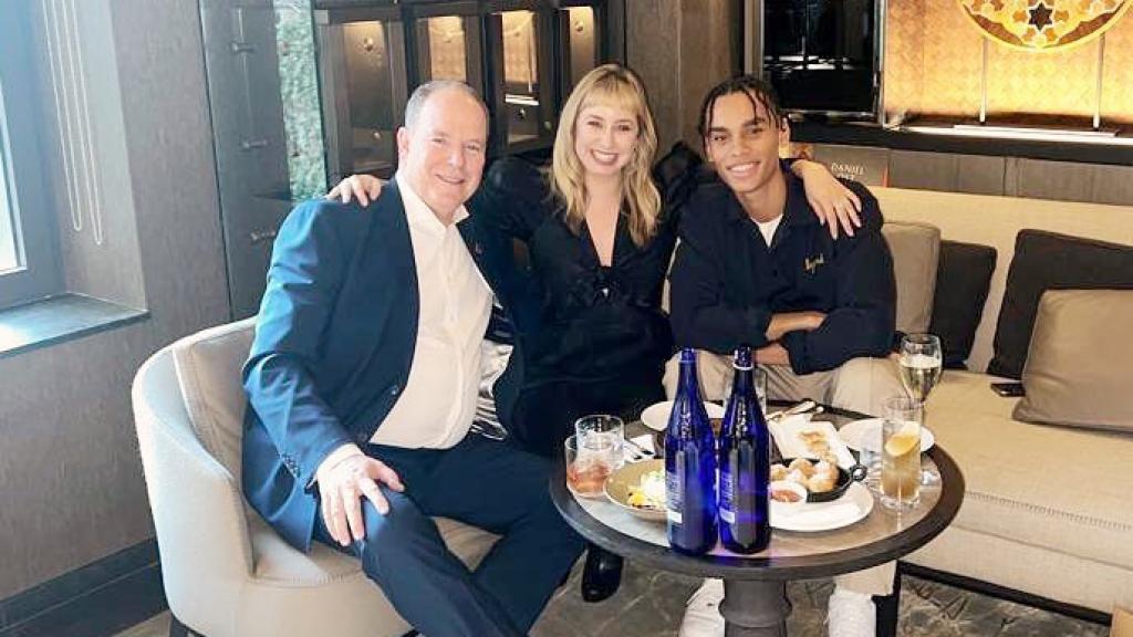 Alberto de Mónaco con sus dos hijos, Jazmin y Alexandre.