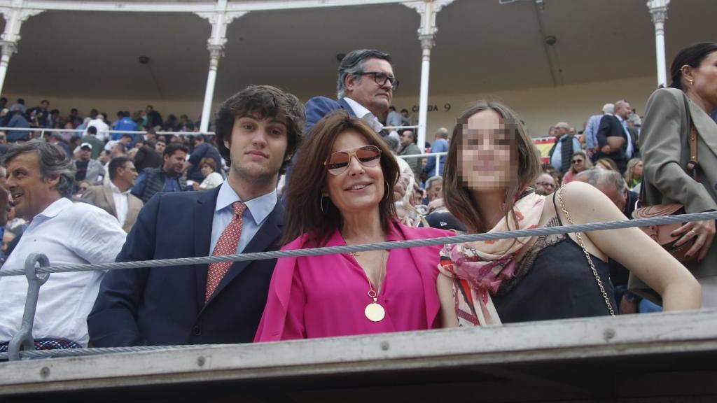 Nuria González con Iván y Alma, sus dos hijos con Fernando Fernández Tapias.