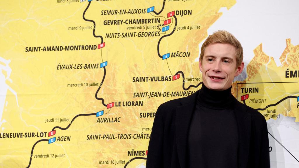 Jonas Vingegaard, vigente doble ganador del Tour de Francia, con el recorrido de 2024.