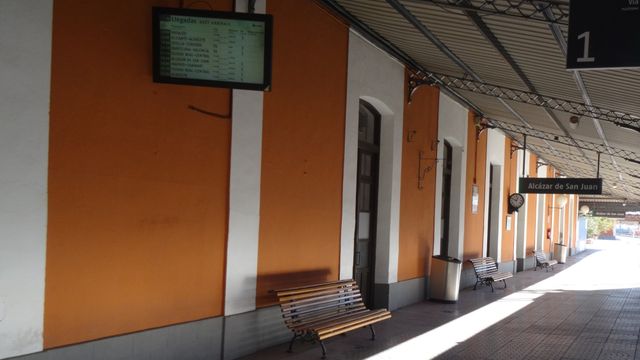Antigua Fonda de la Estación de Ferrocarril de Alcázar. Foto: Turismo CLM.