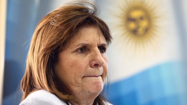 Patricia Bullrich asiste hoy a una rueda de prensa en Buenos Aires.