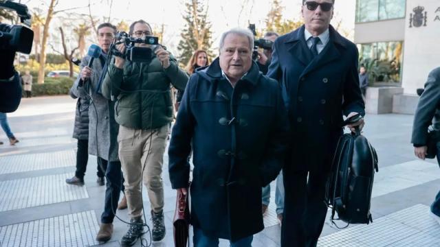 Alfonso Rus accede a la Ciudad de la Justicia de Valencia.