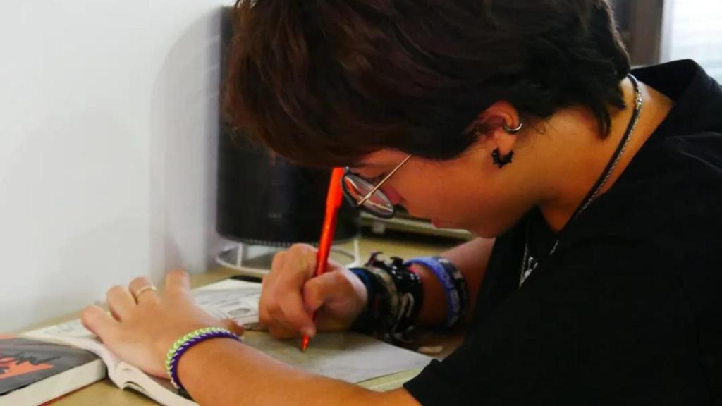 Mars escribiendo