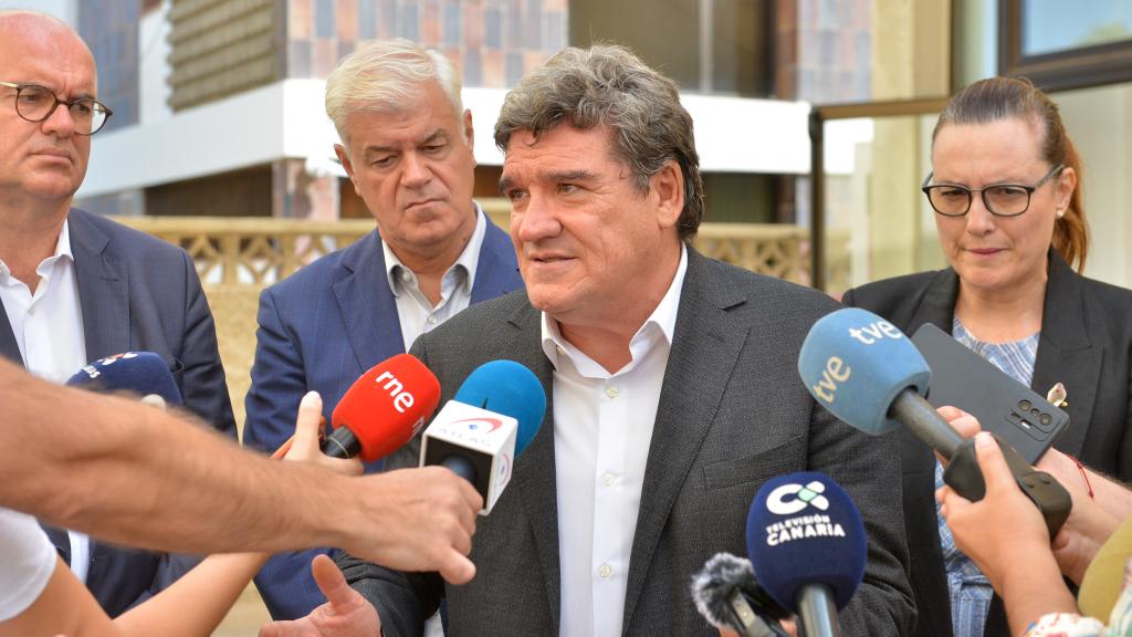 José Luis Escrivá, ministro de Inclusión, Seguridad Social y Migraciones, en El Hierro el pasado 19 de octubre.