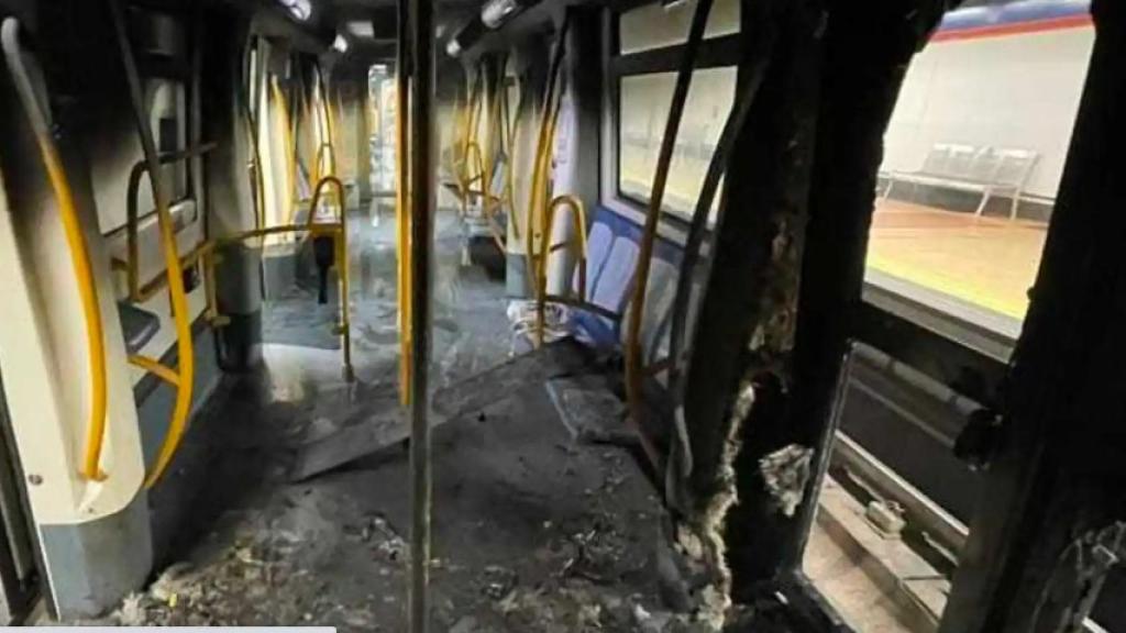 El vagón de Metro en el que explotó la batería de un patinete.