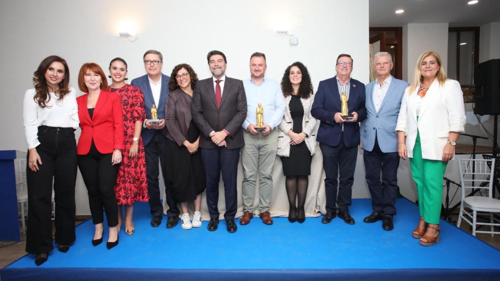El traspaso de poderes real de las Navidades ha reunido a los representantes de 2023 y 2024.