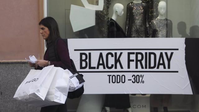 Imagen de archivo de una tienda durante el Black Friday.