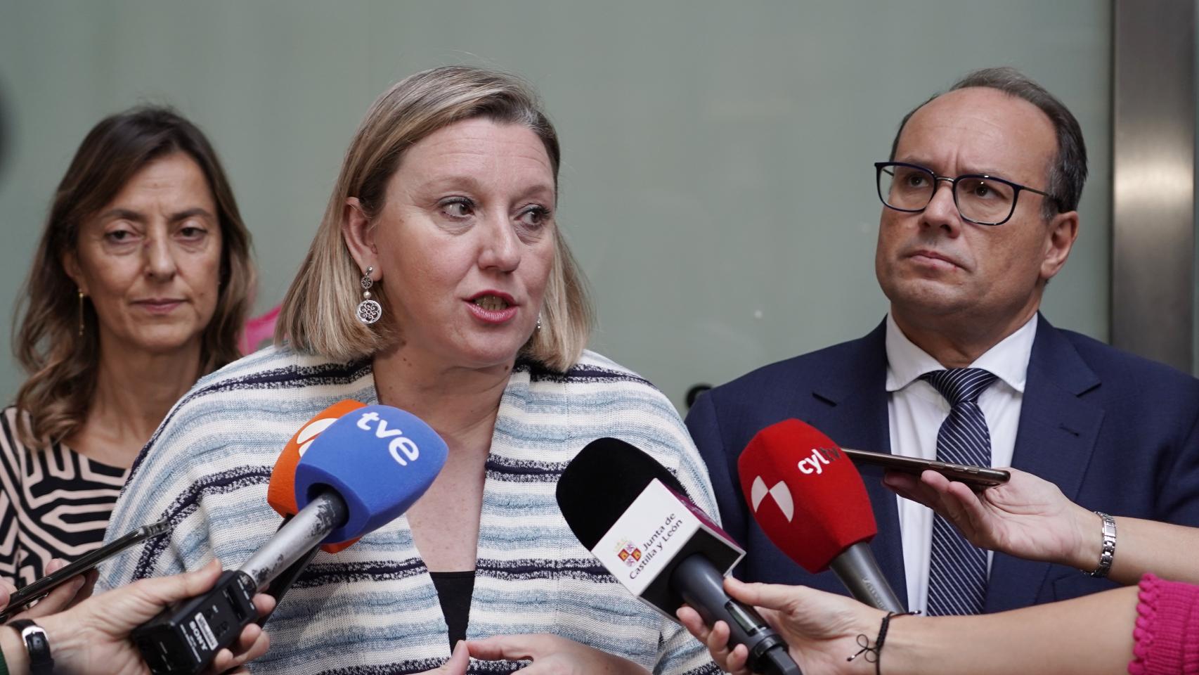 La consejera de Familia e Igualdad de Oportunidades, Isabel Blanco, preside el acto de toma de posesión de los nuevos altos cargos de su departamento