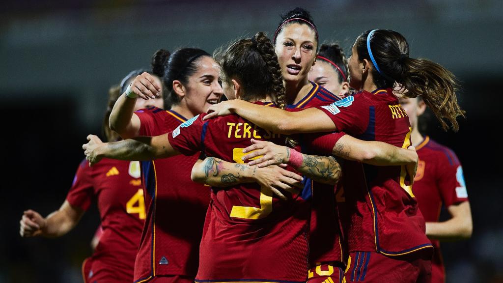 Jenni Hermoso celebra el gol