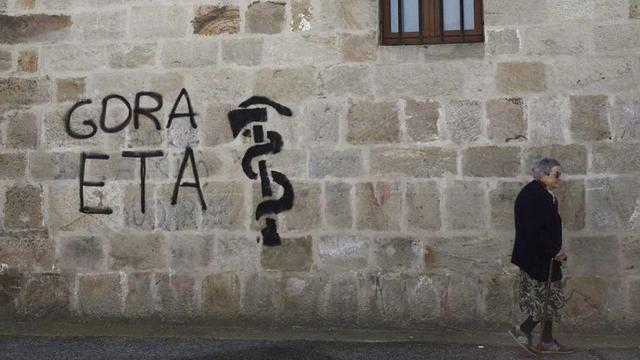 Una pintada a favor de ETA en una vivienda de una localidad navarra en 2017.