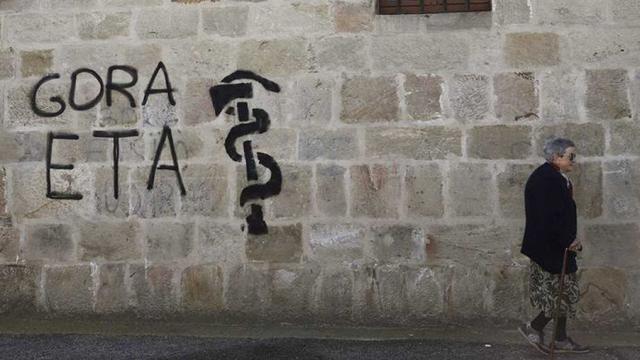 Una pintada a favor de ETA en una vivienda de una localidad navarra en 2017.
