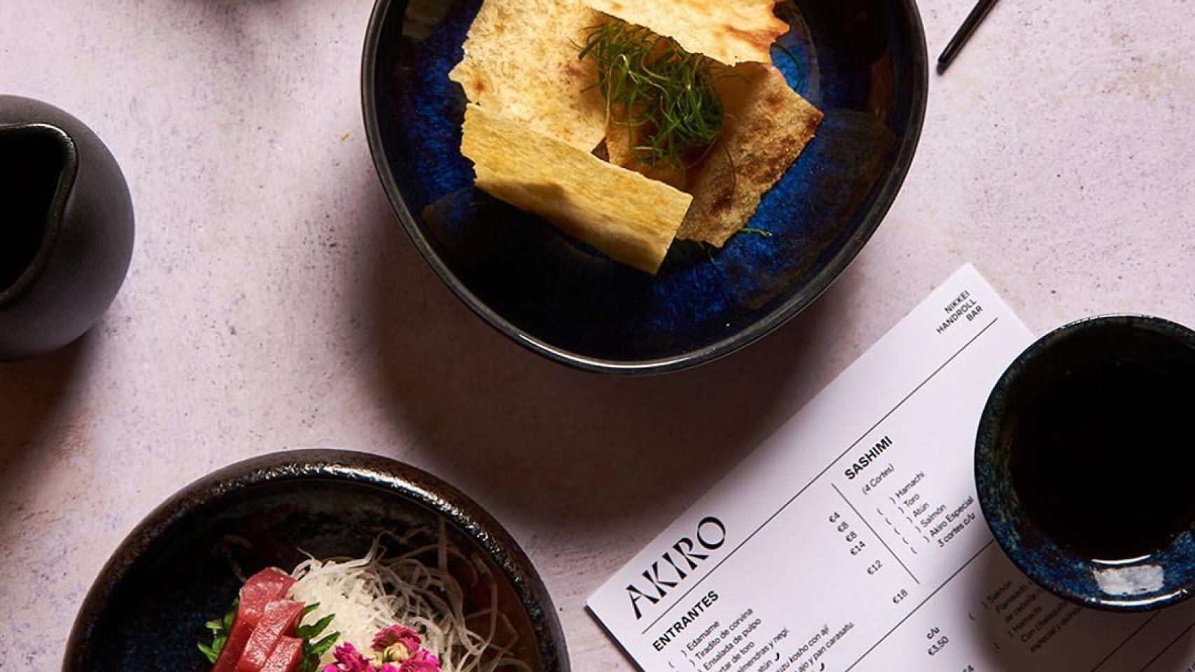 Platos de Akiro.