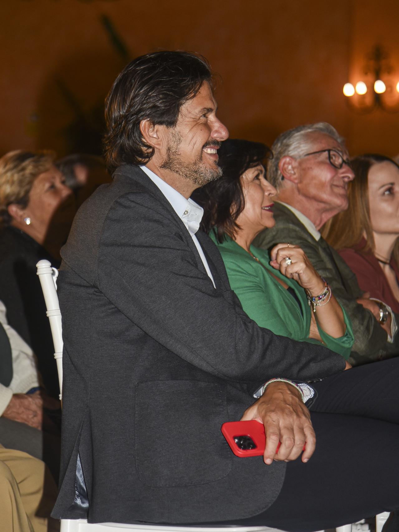 Íñigo Afán de Ribera, en primera fila, durante la gala del Premio de Comunicación Manuel Alonso Vicedo.