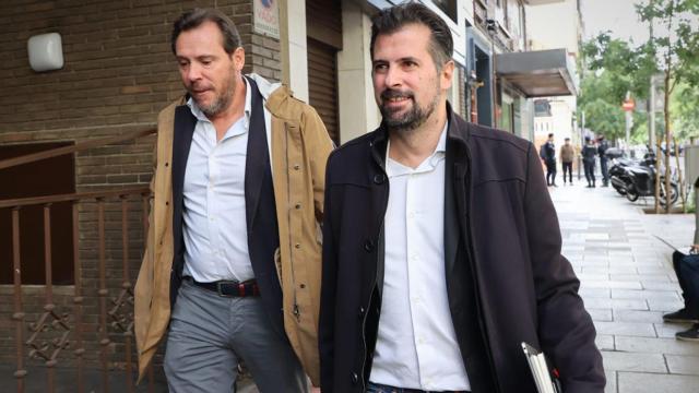 Luis Tudanca junto a Óscar Puente, llegando al Comité Federal del PSOE