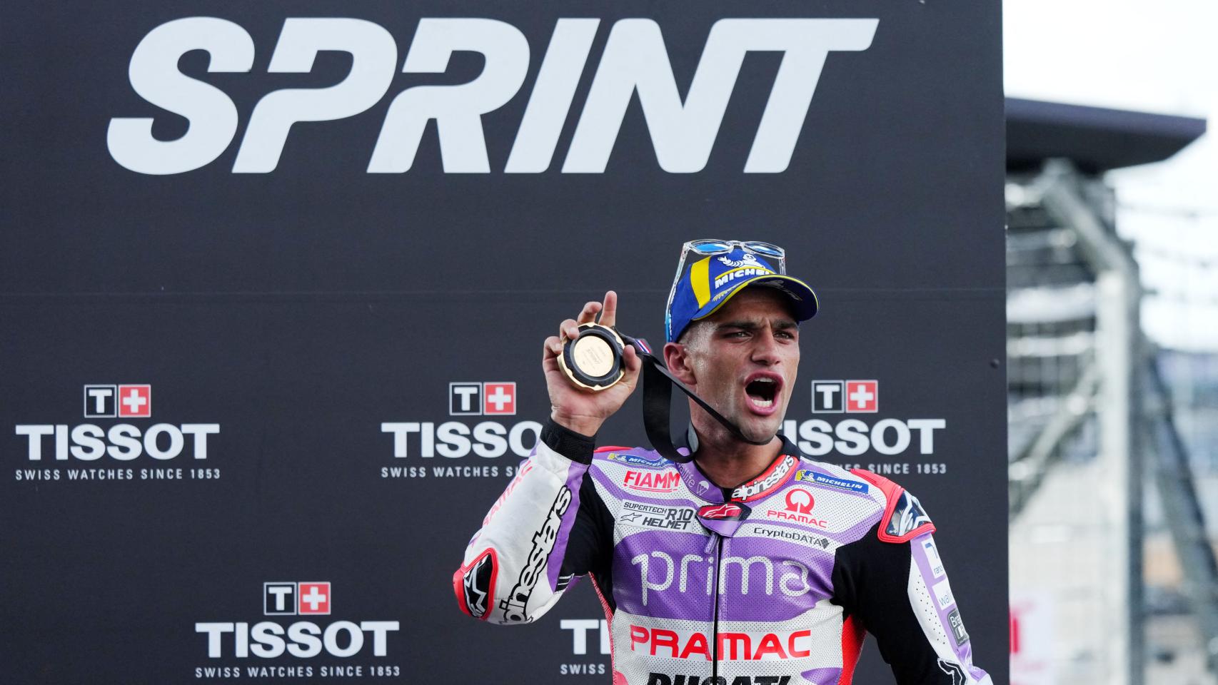 Jorge Martín celebra su victoria en la carrera al sprint, en el Gran Premio de Tailandia.