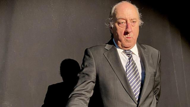 Ramón Fontseré como Juan Carlos I en la obra 'El rey que fue'.